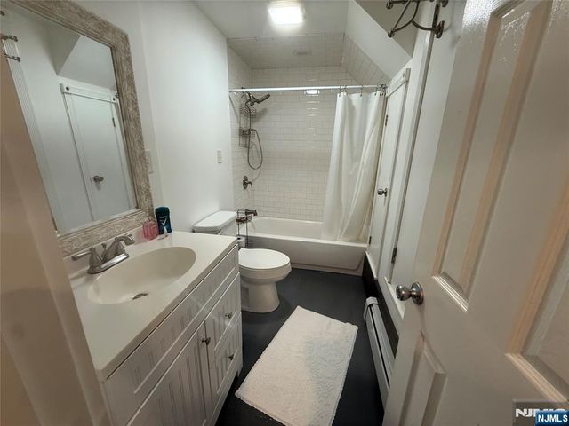 508 3rd Avenue 2, Lyndhurst, NJ 07071