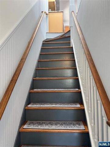 508 3rd Avenue 2, Lyndhurst, NJ 07071