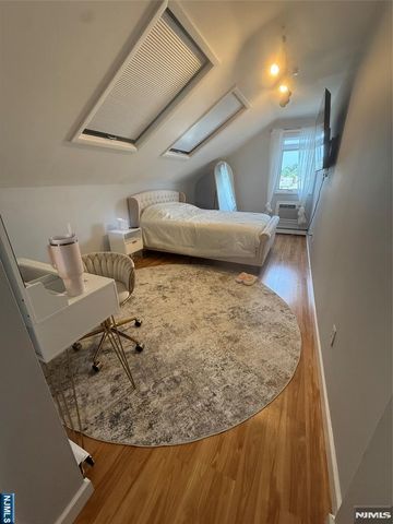 508 3rd Avenue 2, Lyndhurst, NJ 07071