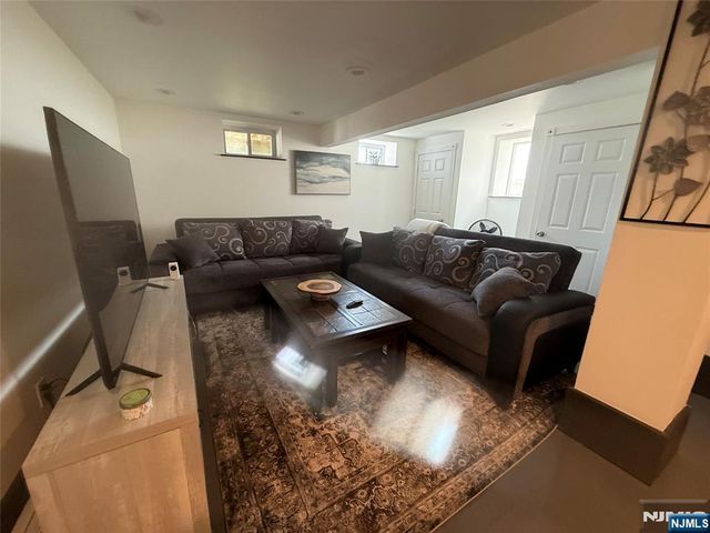 508 3rd Avenue 2, Lyndhurst, NJ 07071