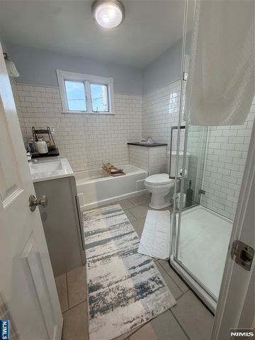 508 3rd Avenue 2, Lyndhurst, NJ 07071