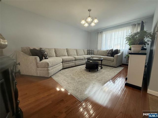 508 3rd Avenue 2, Lyndhurst, NJ 07071