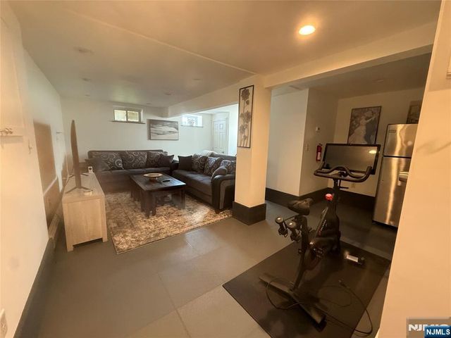 508 3rd Avenue 2, Lyndhurst, NJ 07071