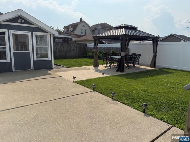 508 3rd Avenue 2, Lyndhurst, NJ 07071