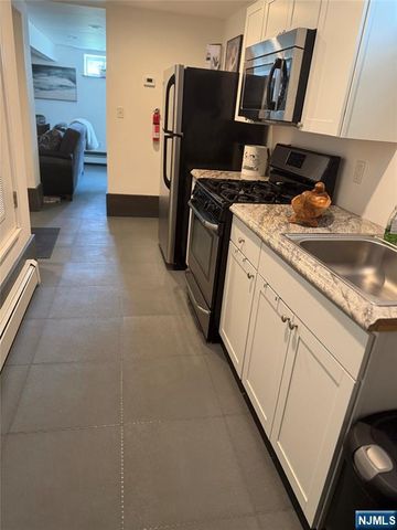 508 3rd Avenue 2, Lyndhurst, NJ 07071