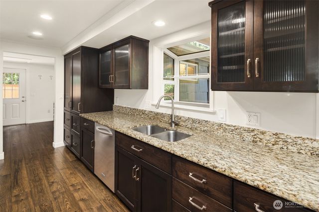 22613 78th Place W, Edmonds, WA 98026