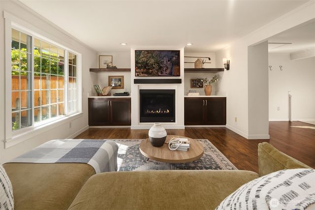 22613 78th Place W, Edmonds, WA 98026