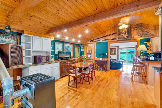 1 Bisson Ln, Merrimac, MA 01860