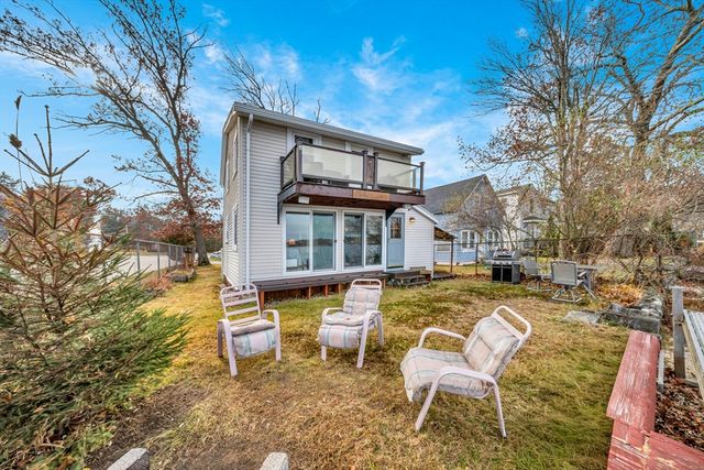 1 Bisson Ln, Merrimac, MA 01860