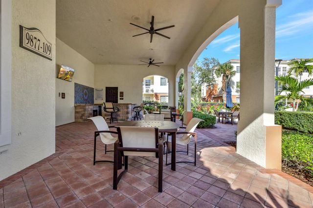 9873 Baywinds Drive 5302, West Palm Beach, FL 33411