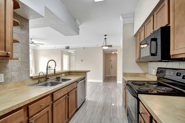 9873 Baywinds Drive 5302, West Palm Beach, FL 33411