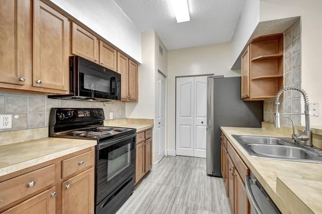 9873 Baywinds Drive 5302, West Palm Beach, FL 33411