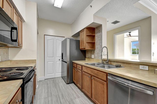 9873 Baywinds Drive 5302, West Palm Beach, FL 33411