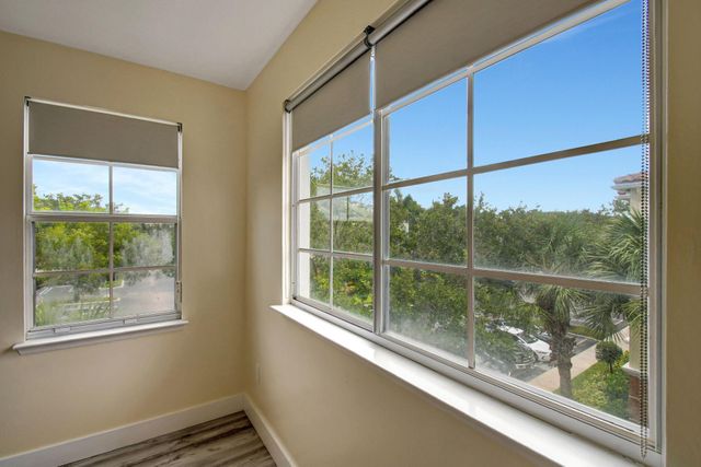 9873 Baywinds Drive 5302, West Palm Beach, FL 33411