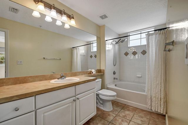 9873 Baywinds Drive 5302, West Palm Beach, FL 33411