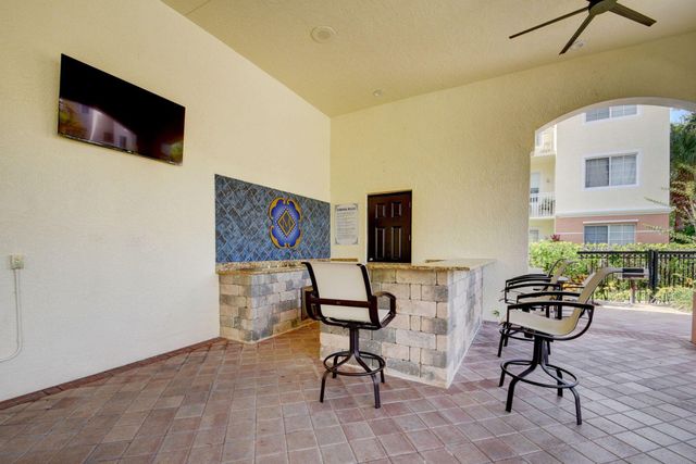 9873 Baywinds Drive 5302, West Palm Beach, FL 33411