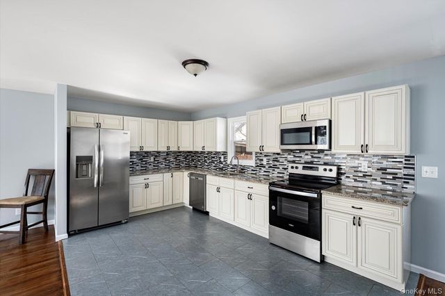 93 Garfield Boulevard, Farmingdale, NY 11735