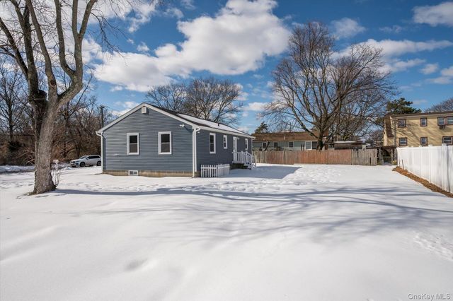 93 Garfield Boulevard, Farmingdale, NY 11735
