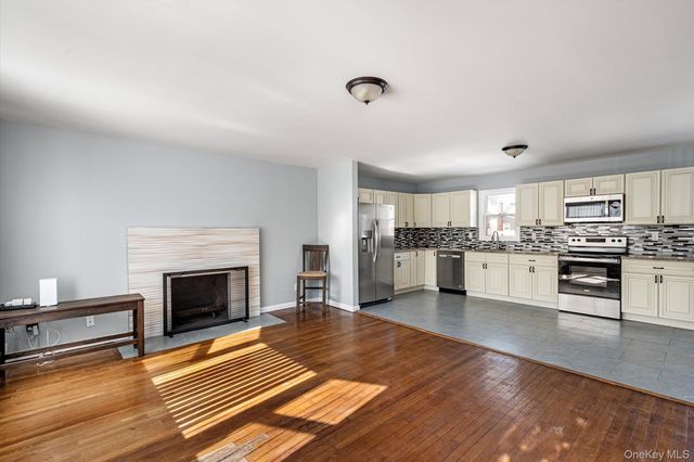 93 Garfield Boulevard, Farmingdale, NY 11735