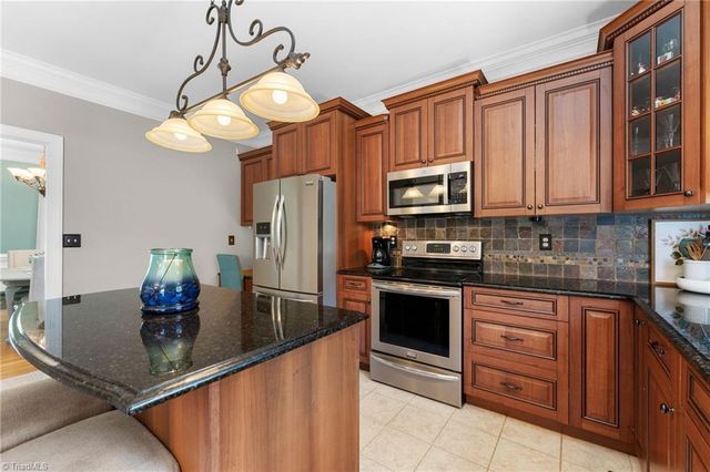 220 Lake Dale Court, Clemmons, NC 27012