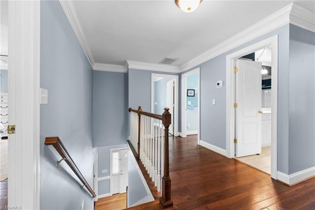 220 Lake Dale Court, Clemmons, NC 27012