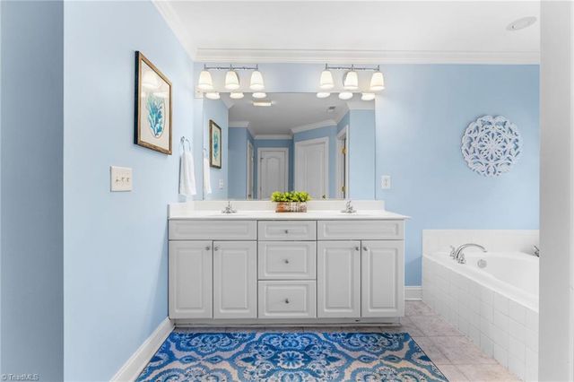 220 Lake Dale Court, Clemmons, NC 27012