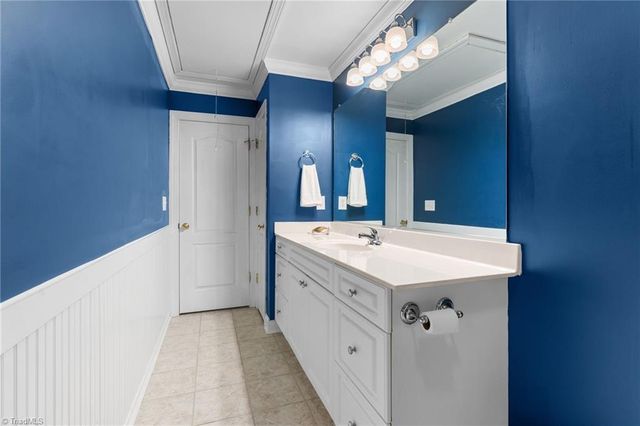220 Lake Dale Court, Clemmons, NC 27012