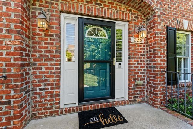 220 Lake Dale Court, Clemmons, NC 27012
