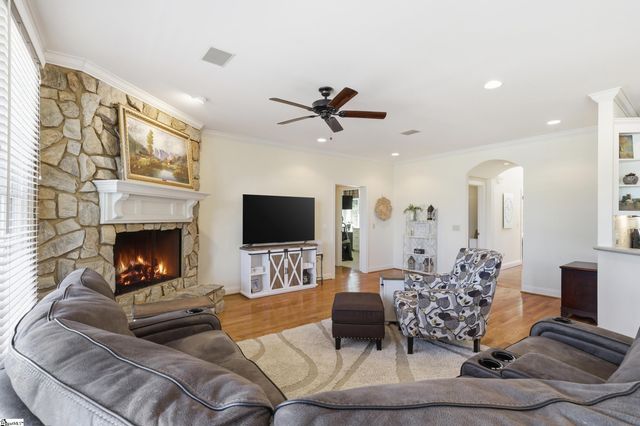 10 Andelusian Court, Pelzer, SC 29669
