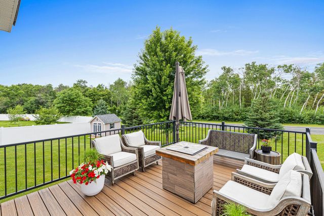 6554 102nd Avenue N, Brooklyn Park, MN 55445