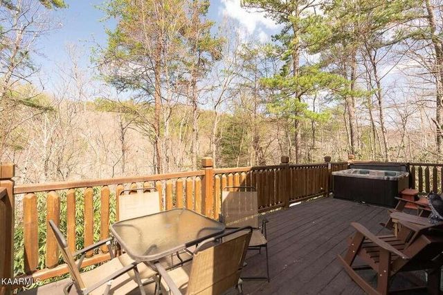 1840 Laurel Valley Way, Sevierville, TN 37862