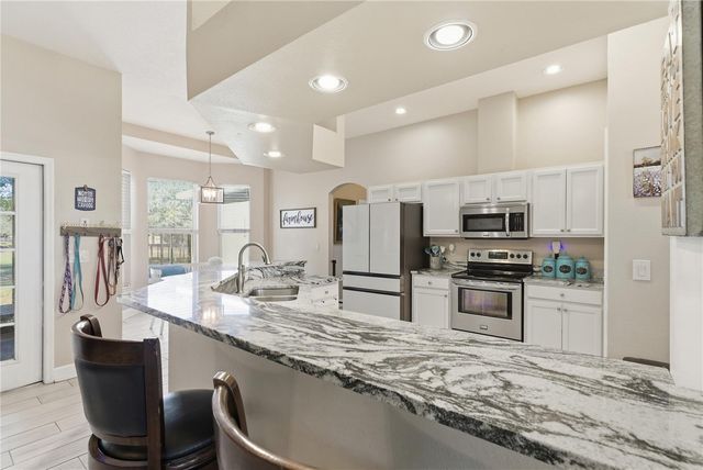 607 BUTCH CASSIDY TRAIL, Wimauma, FL 33598