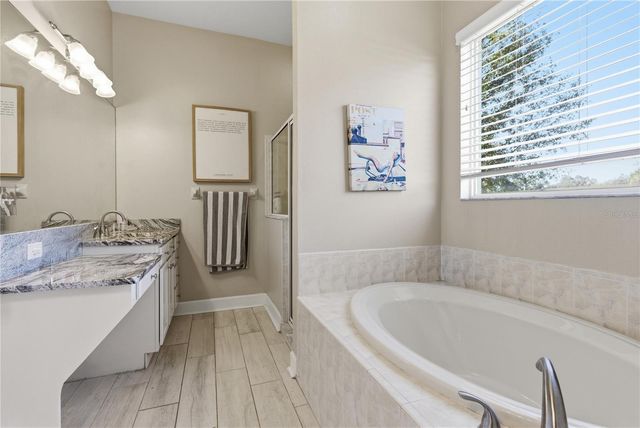 607 BUTCH CASSIDY TRAIL, Wimauma, FL 33598