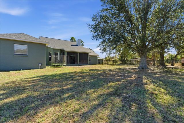 607 BUTCH CASSIDY TRAIL, Wimauma, FL 33598