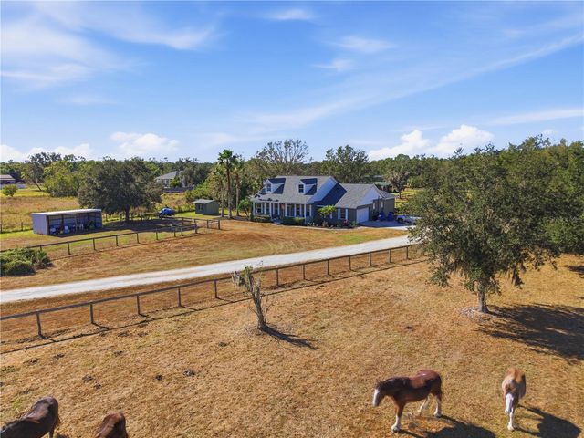 607 BUTCH CASSIDY TRAIL, Wimauma, FL 33598