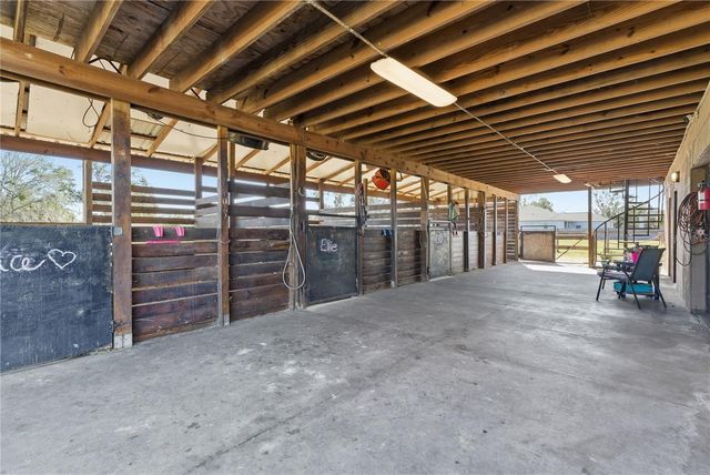 607 BUTCH CASSIDY TRAIL, Wimauma, FL 33598