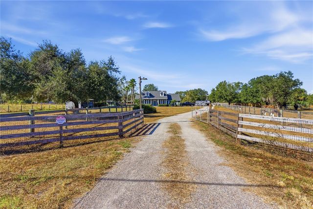607 BUTCH CASSIDY TRAIL, Wimauma, FL 33598