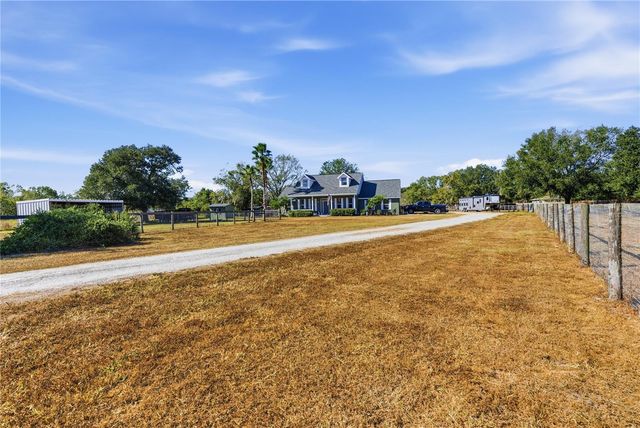 607 BUTCH CASSIDY TRAIL, Wimauma, FL 33598