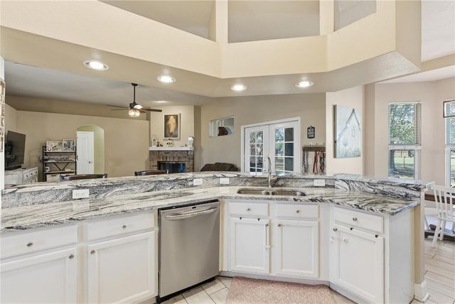 607 BUTCH CASSIDY TRAIL, Wimauma, FL 33598