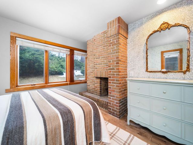 236 N Front Street, Suttons Bay Twp, MI 49682