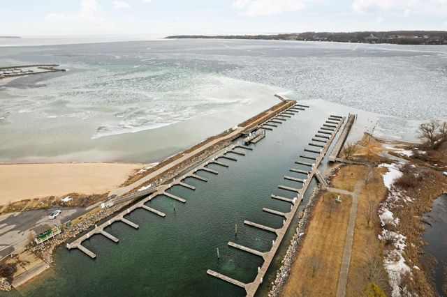 236 N Front Street, Suttons Bay Twp, MI 49682