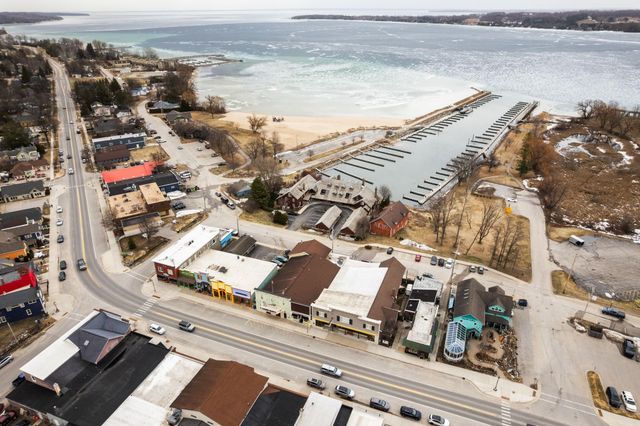 236 N Front Street, Suttons Bay Twp, MI 49682