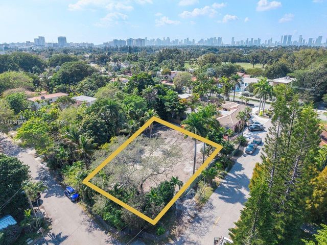 2880 Fairgreen Dr, Miami Beach, FL 33140