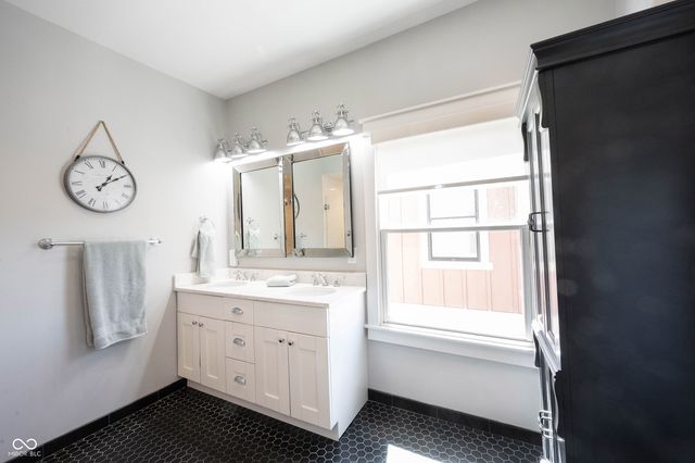 2350 N College Avenue, Indianapolis, IN 46205