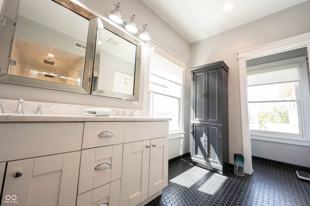 2350 N College Avenue, Indianapolis, IN 46205