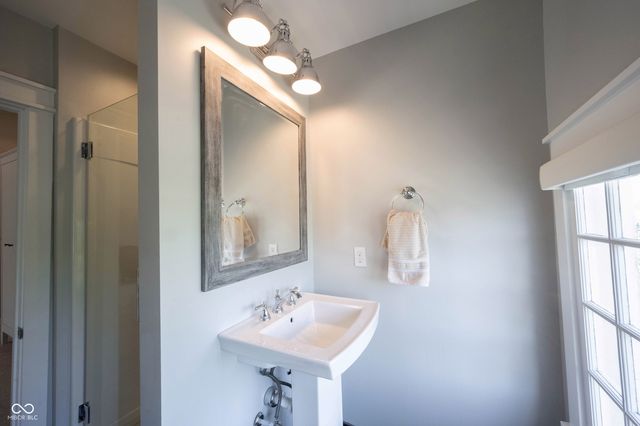 2350 N College Avenue, Indianapolis, IN 46205