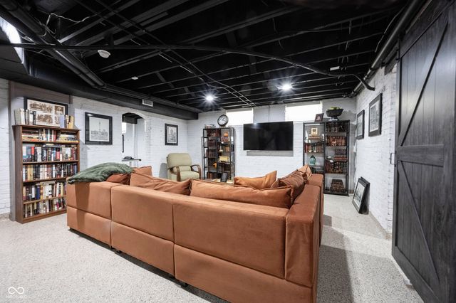 2350 N College Avenue, Indianapolis, IN 46205