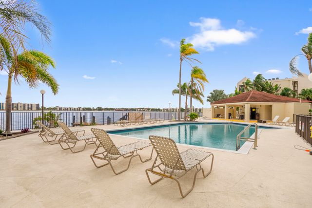 118 Lake Emerald Drive 110, Oakland Park, FL 33309