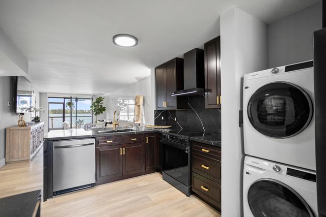 118 Lake Emerald Drive 110, Oakland Park, FL 33309