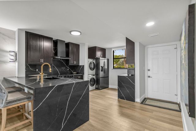 118 Lake Emerald Drive 110, Oakland Park, FL 33309
